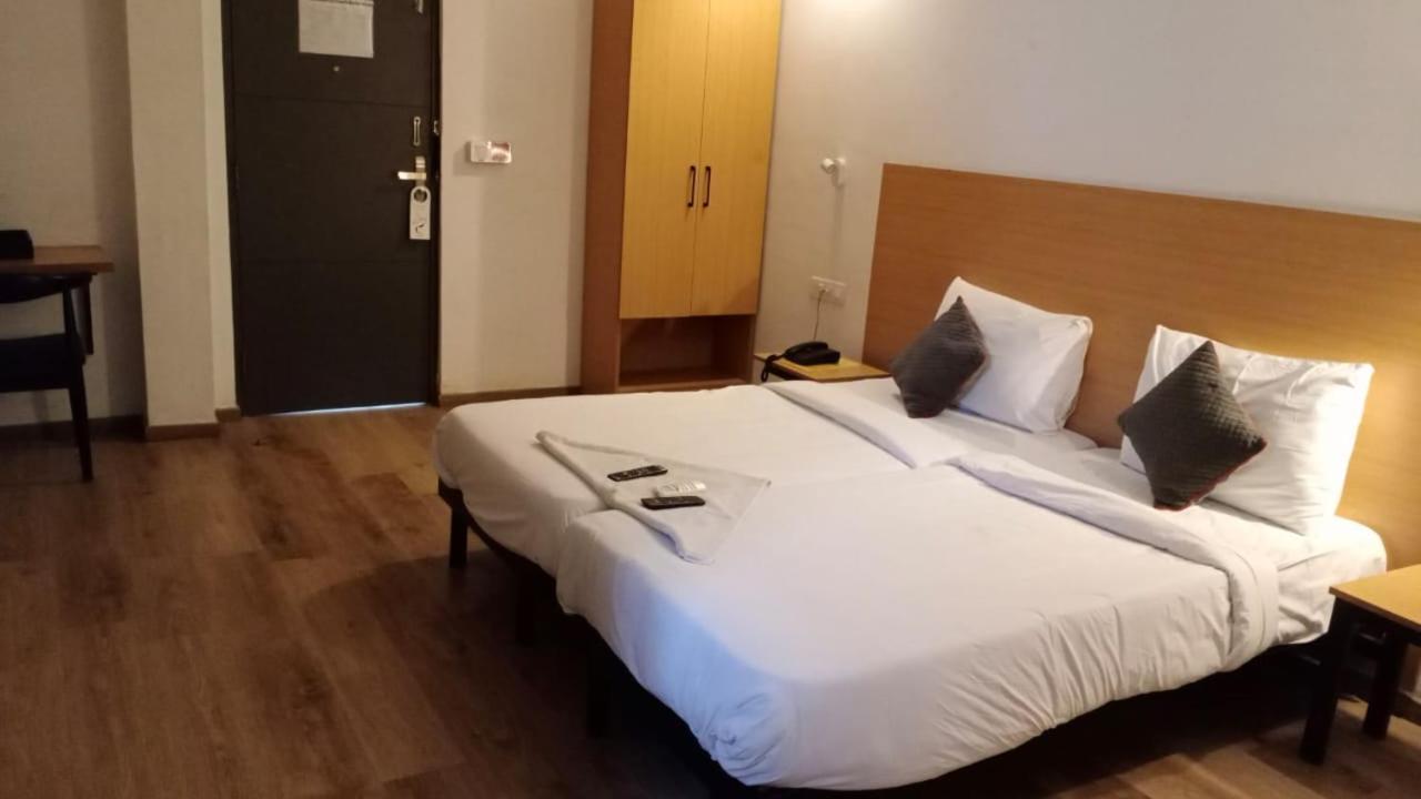 Hotel Amrita Chennai Exteriör bild